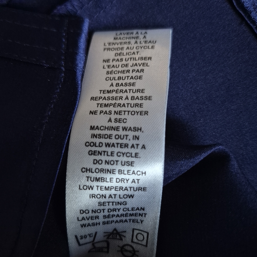 Reitmans Satin Feel Blouse Size XL Petites - Picture 6 of 8
